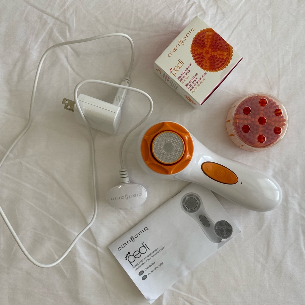Clarisonic Pedi Device in White and Orange